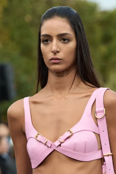 Look 32